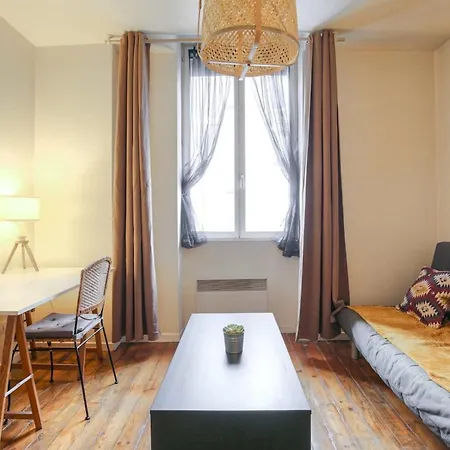 Charming With Balcony In The Heart Of The 7th * 里昂
