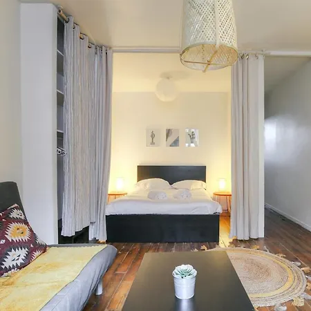 Charming With Balcony In The Heart Of The 7th Apartamento