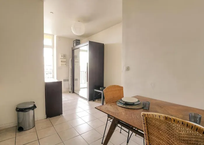 Apartmán Charming With Balcony In The Heart Of The 7th *